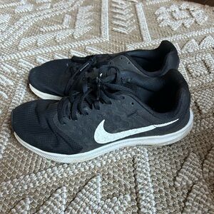Women’s Nike black shoes size 9